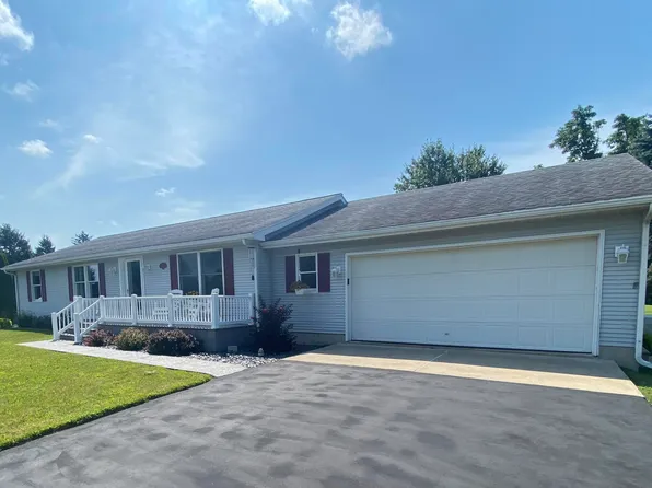 3222 S Manorway Dr, Osseo, MI 49266