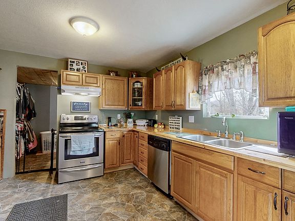 3rd image of 745 Halltown Rd