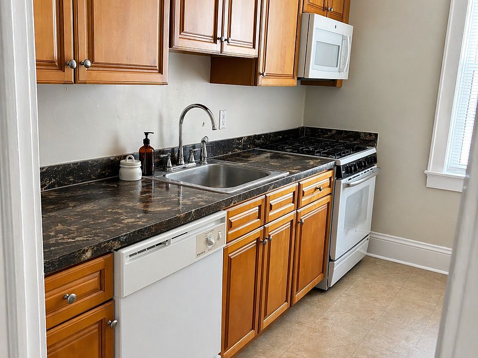 2nd image of 1575 Palisades Blvd #41