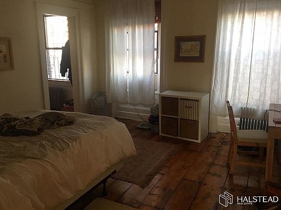 4th image of 20 Douglass St #2