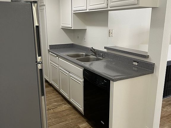 2nd image of 5712 Camellia Ave APT 103