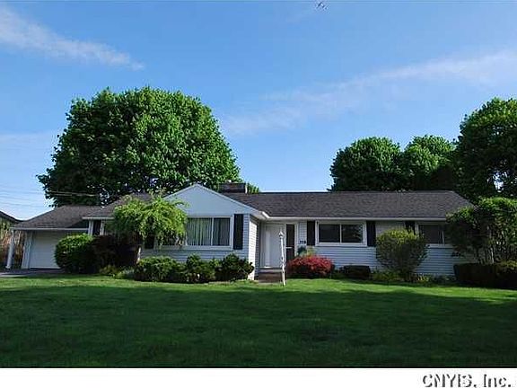 3rd image of 306 Hampshire Dr
