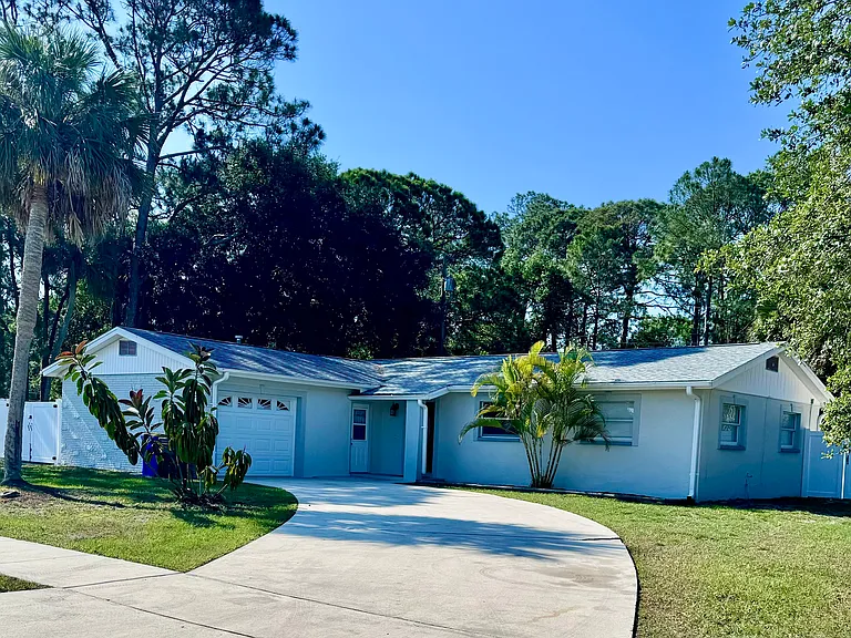 1033 Hermosa Dr — Photo 1