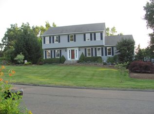 1 Wake Robin Ln, Shelton, CT 06484