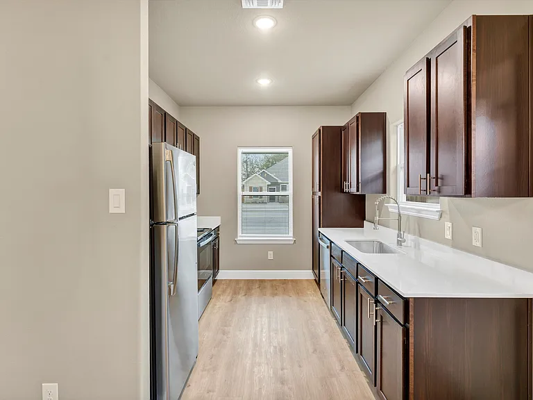 406 Lakeview St #A — Photo 8