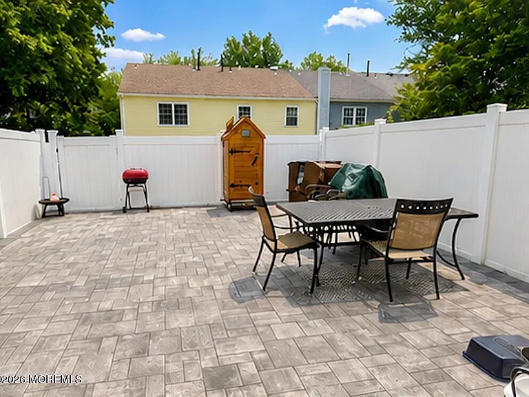 58 Thorne Ln — Photo 19