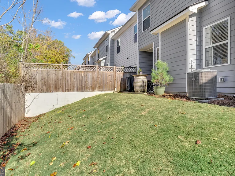 62 Chastain Cir — Photo 28