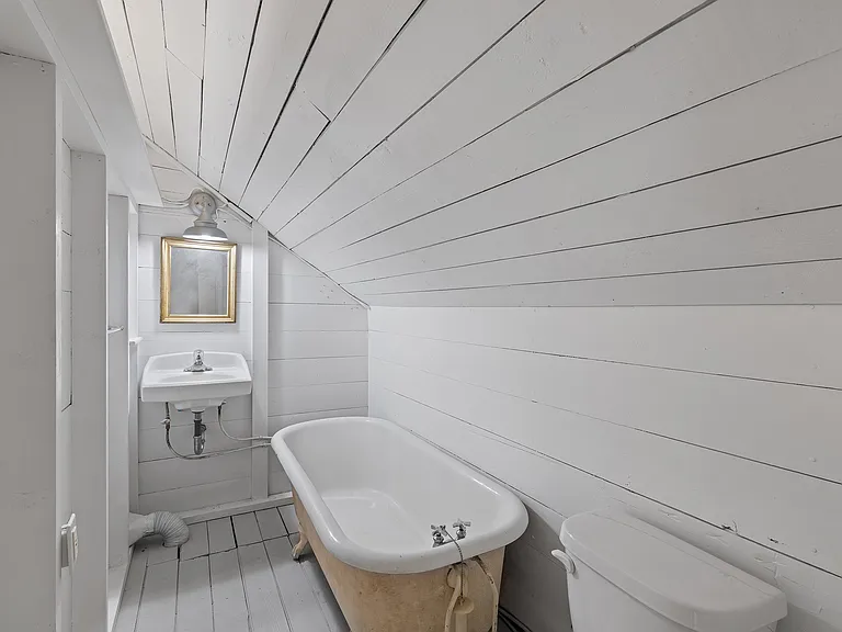 2728 Anderson Dr — Photo 23