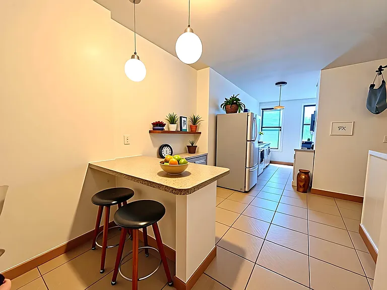 125 Bedford Ave #4R — Photo 3