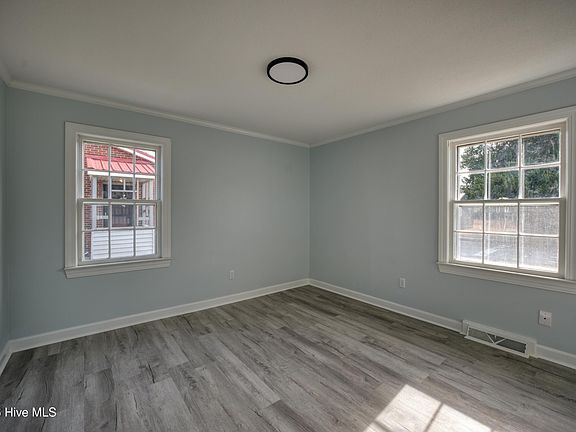 5th image of 402 Marcella Drive
