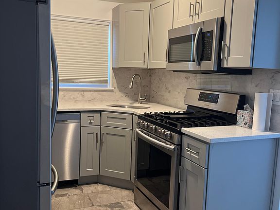 3rd image of 251 Corona Ave Floor 2