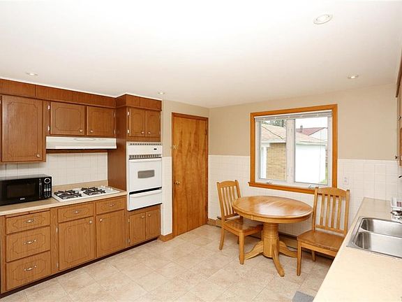 5th image of 881 George Urban Blvd
