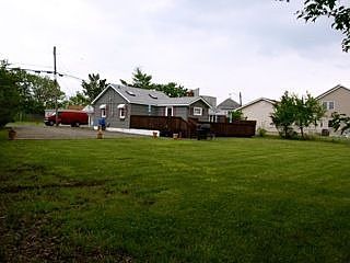 3rd image of 20 Longman St