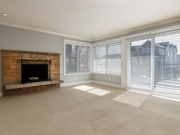 5th image of 6000 24th Ave NW APT 201