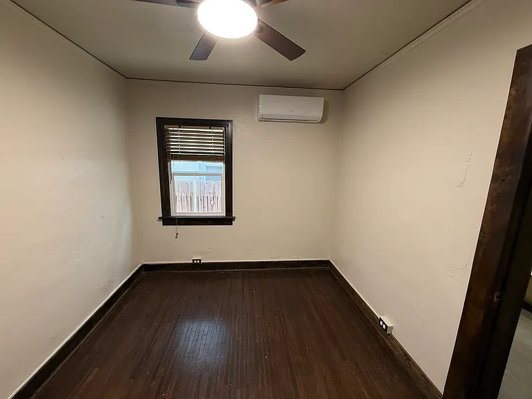 4032 Wabash Ave — Photo 16