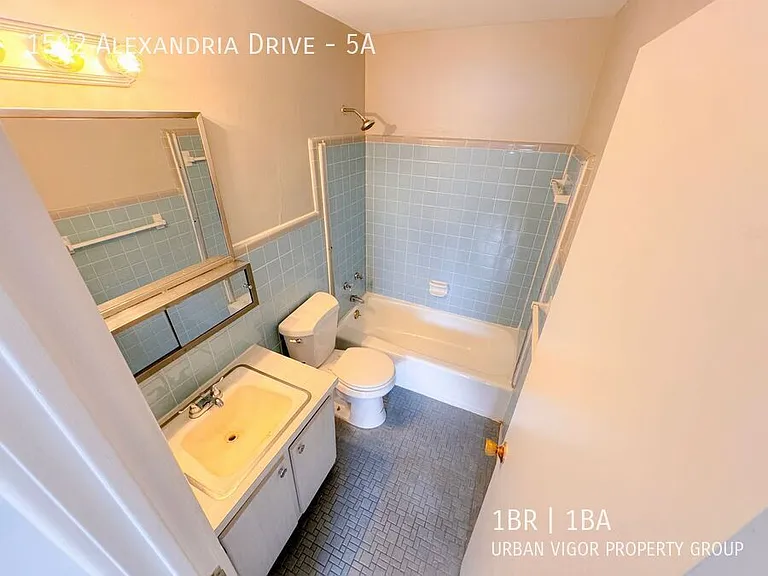 1592 Alexandria Dr #5A — Photo 11