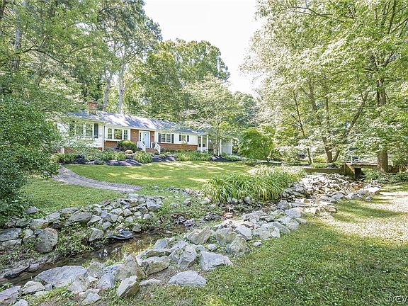 3rd image of 203 Roslyn Hills Dr