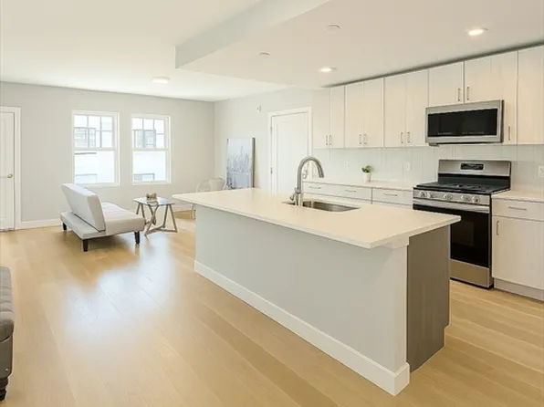 98 Prescott St #2B, Boston, MA 02128