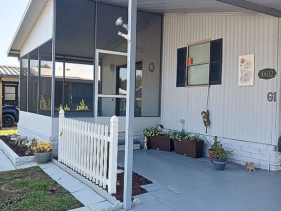 5th image of 10612 SW 29th Ave