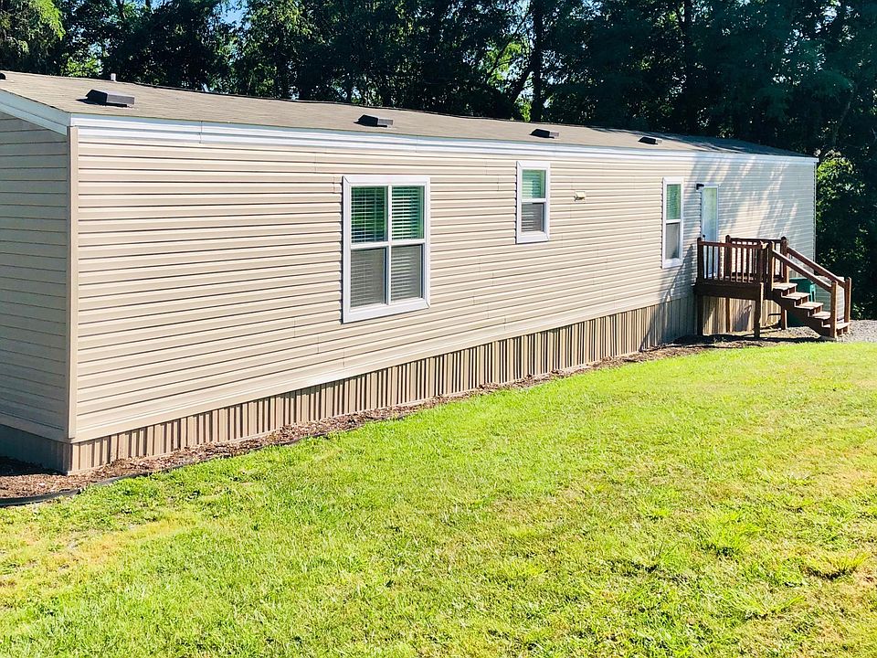 1st image of 25 River Farms Dr