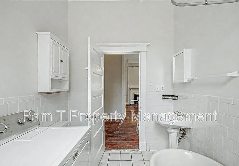 512 E Waldburg Ln — Photo 12
