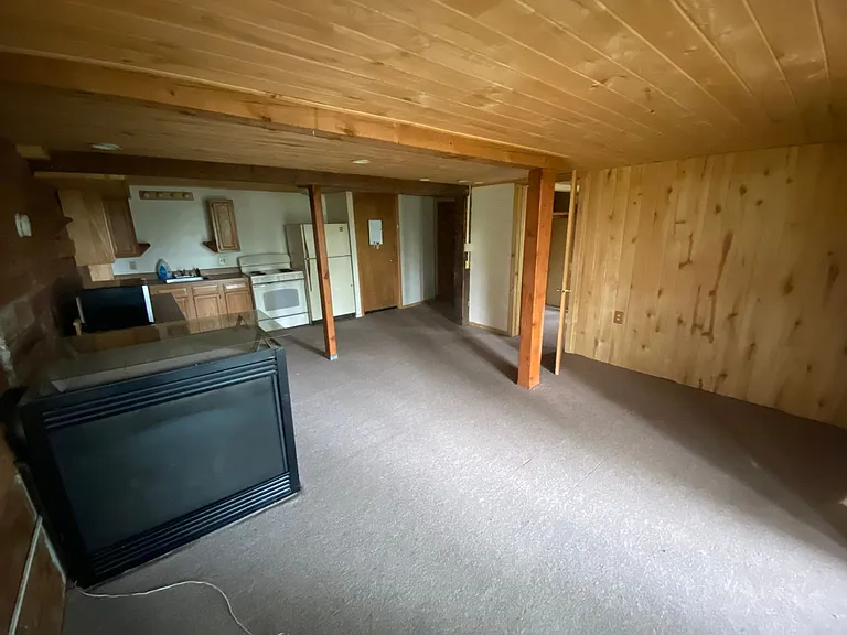 196 Canyon Dr — Photo 3