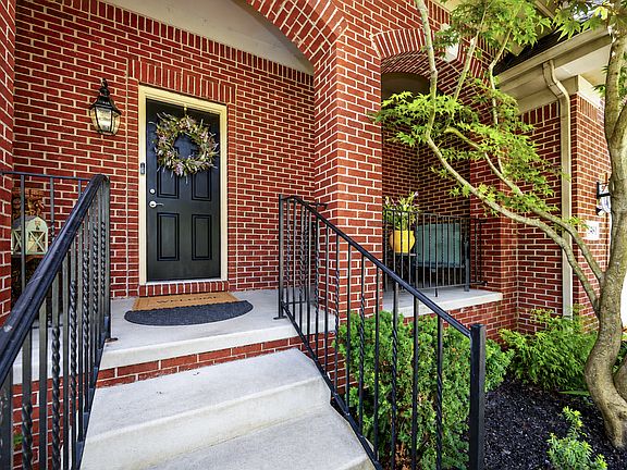 5th image of 3481 Castlewood Ct