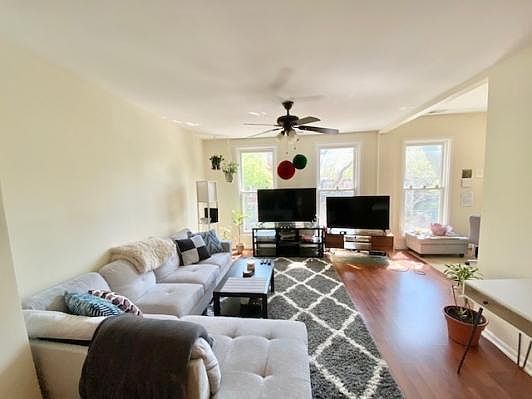 1st image of 1832 N Hudson Ave #2