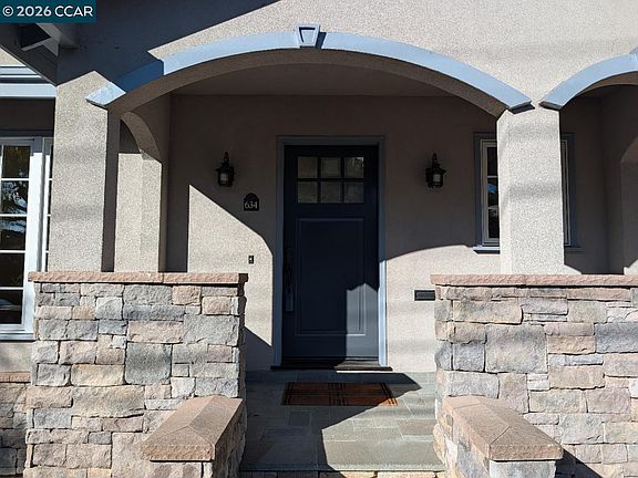 3rd image of 634 Neilson St