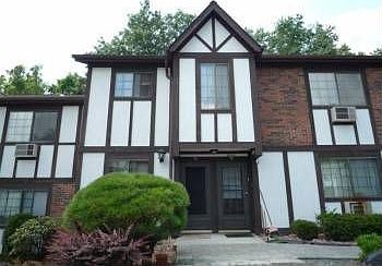 1st image of 74 Brittany Dr