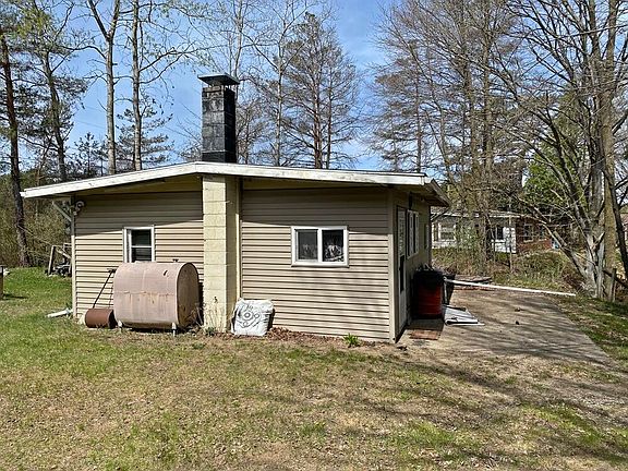 3rd image of 18874 Oxbow Dr