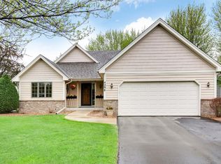 4298 Braddock Trl, Eagan, MN 55123