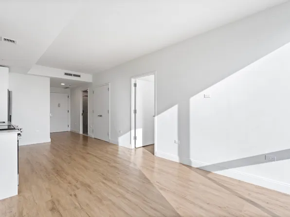 300 West 136th Street image 7 of 16