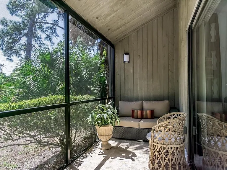 101 Woodland Pl — Photo 7