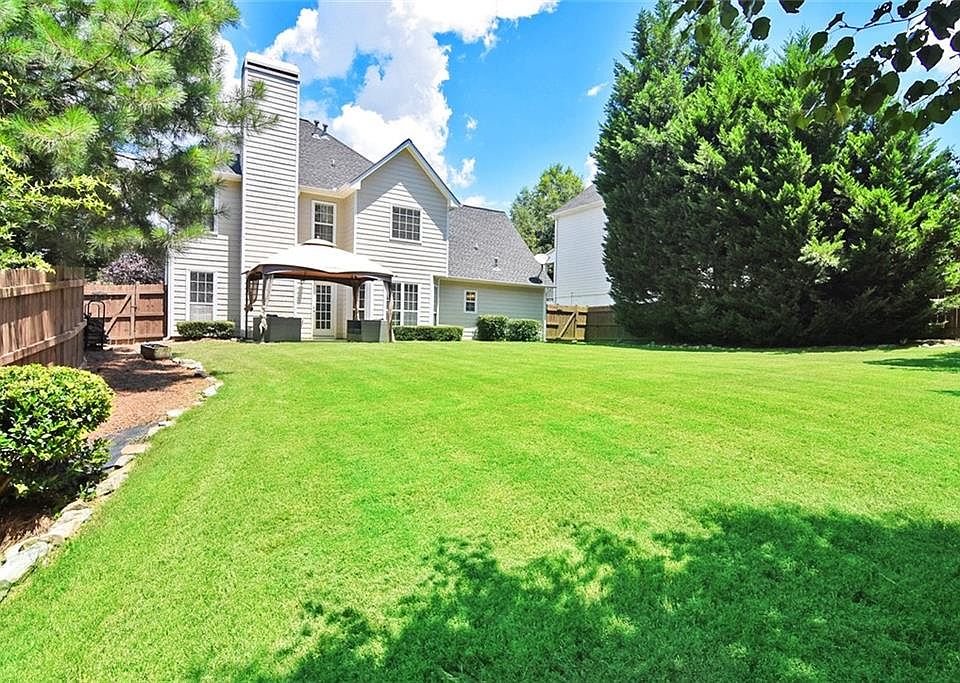 2nd image of 6131 Farmwood Way SE