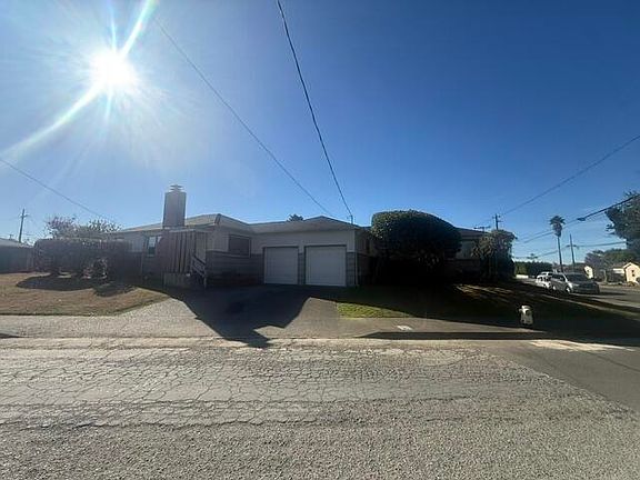 3rd image of 949 W Creighton St