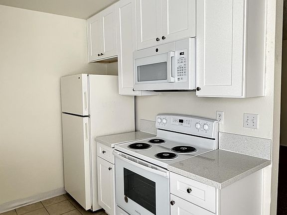 2nd image of 4978 Niagara Ave #29