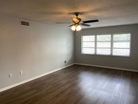4th image of 2023 & 2045 Hyde Park St #2023-09