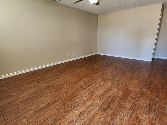 2nd image of 33680 Avenue C