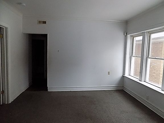 3rd image of 6107 S Washtenaw Ave