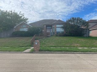 1240 Devonshire Dr, Desoto, TX 75115