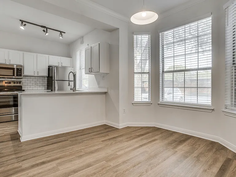 The Estate on Quarry Lake Apartment Homes — Photo 45