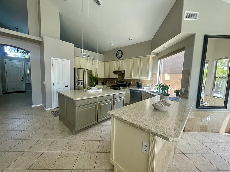 1465 S Sandstone St — Photo 16