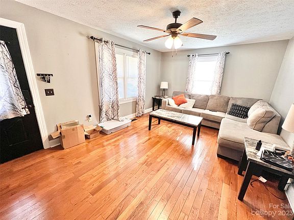4th image of 3625 Waterberry Ln