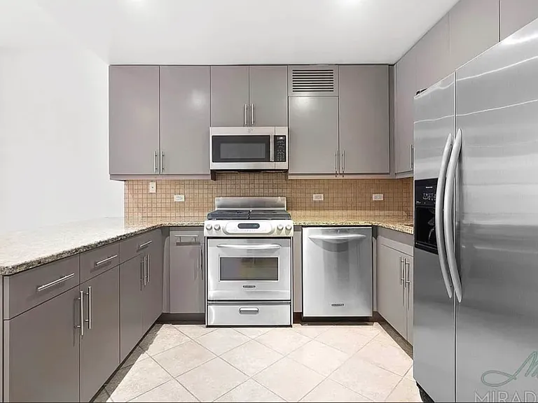 270 Park Ave S #8C — Photo 5