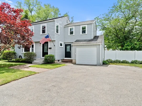 4 Sendick Rd, Woburn, MA 01801
