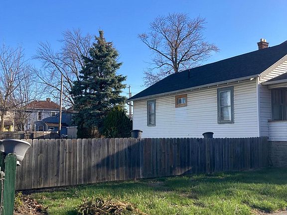 4th image of 550 Reinhard Ave