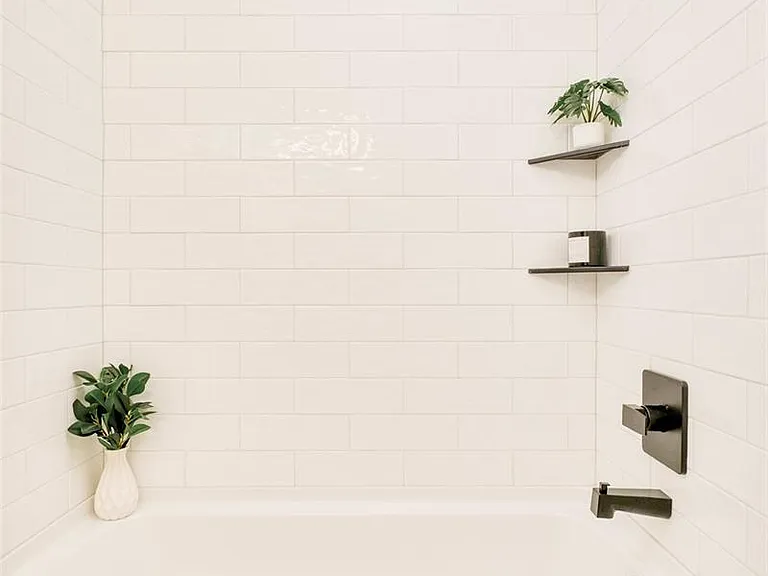 2105 S Galapago St #12 — Photo 24