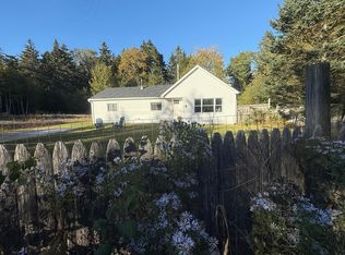 1030 Sunshine Rd, Deer Isle, ME 04627