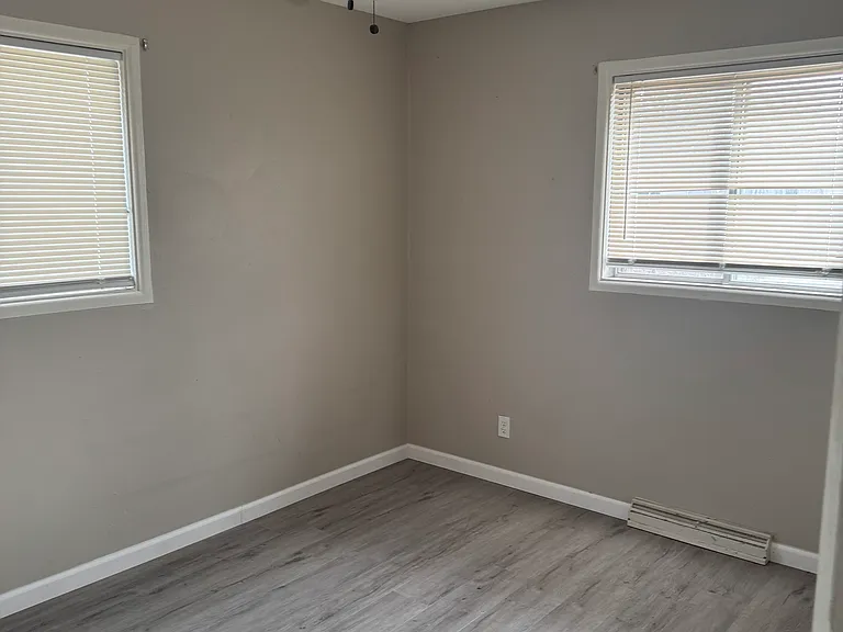 1217 Baron Ave — Photo 6